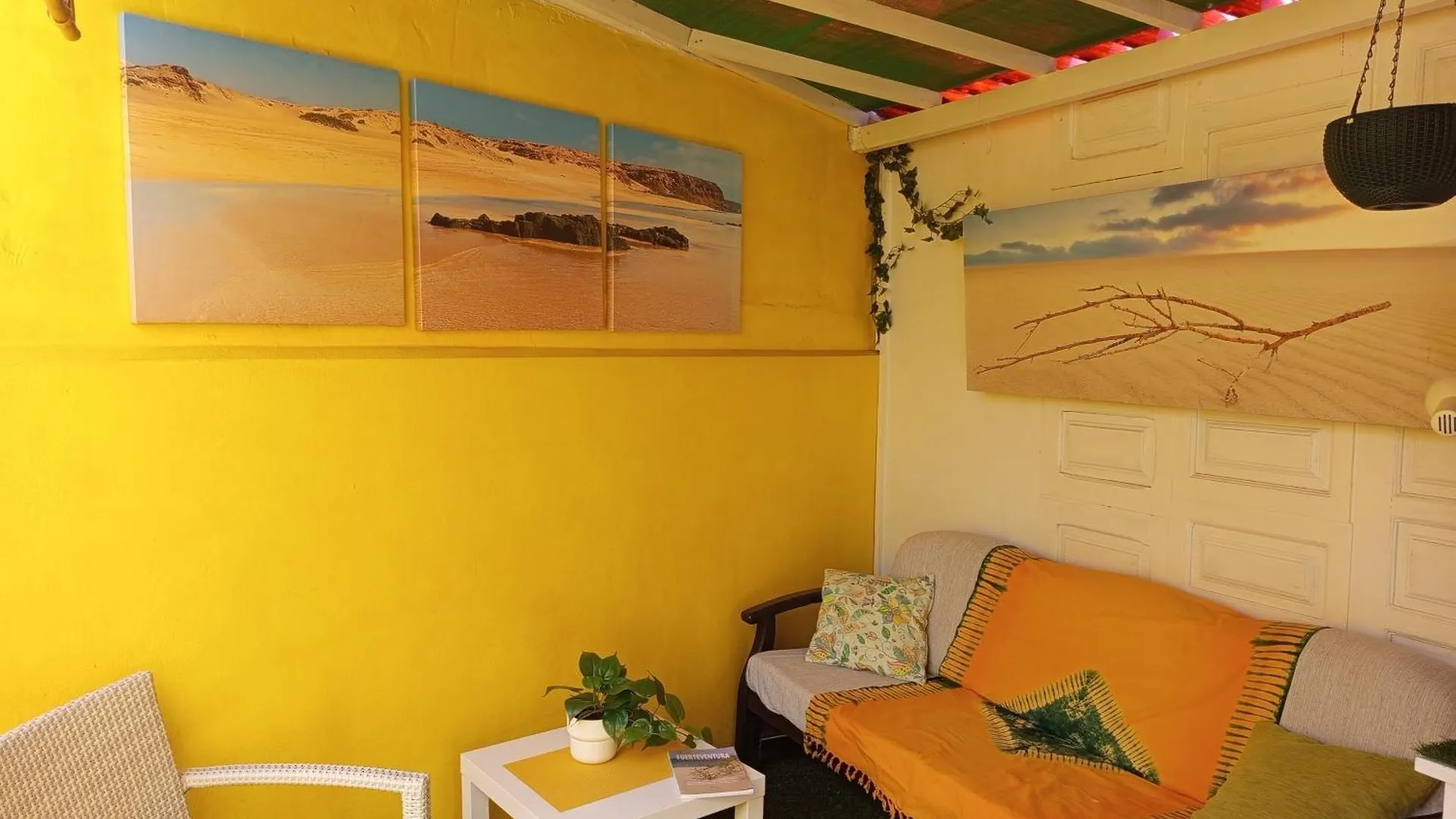 Shangrila Guesthouse Caleta De Fuste Spain